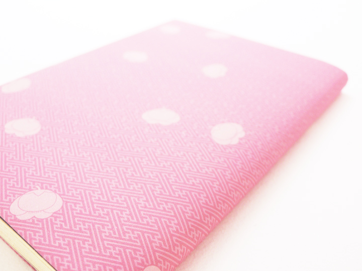 Ａ４折形（おりかた） : 紗綾形に横見梅 - 2